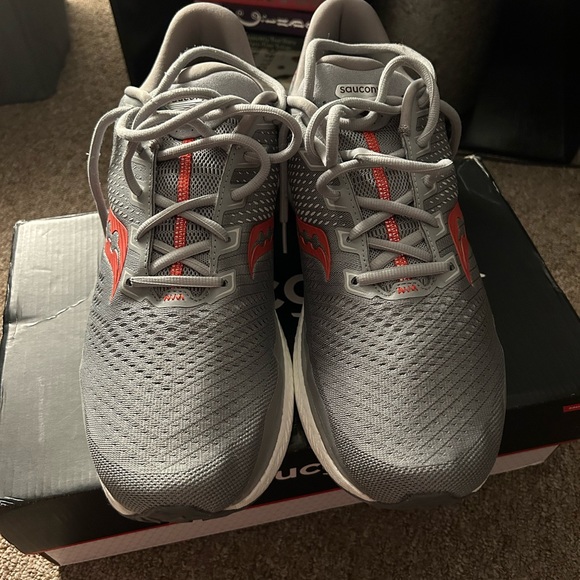 Saucony Triumph 18 Size 14 wide - Picture 6 of 8